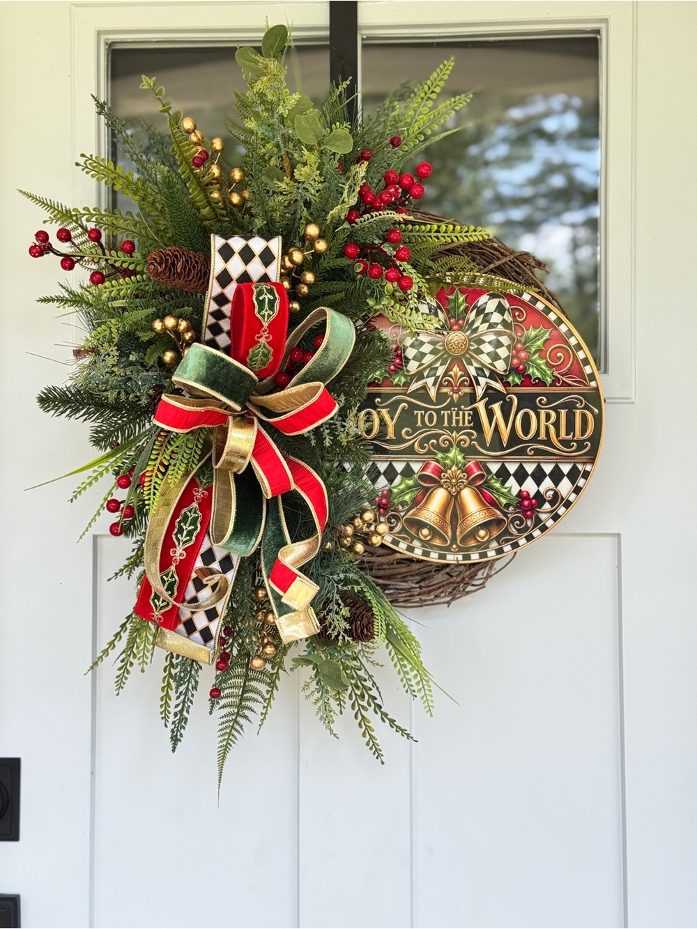 Harlequin Joy to the World Wreath - Picture 8 of 8